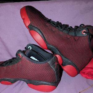 Jordan HORIZONS Sneakers in Black and Red